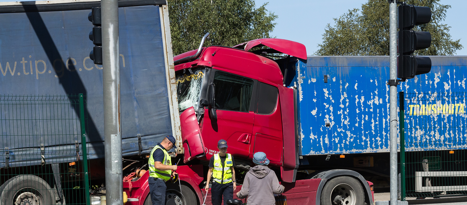 Is a Trucking Accident Settlement Worth More Than a Car Accident?